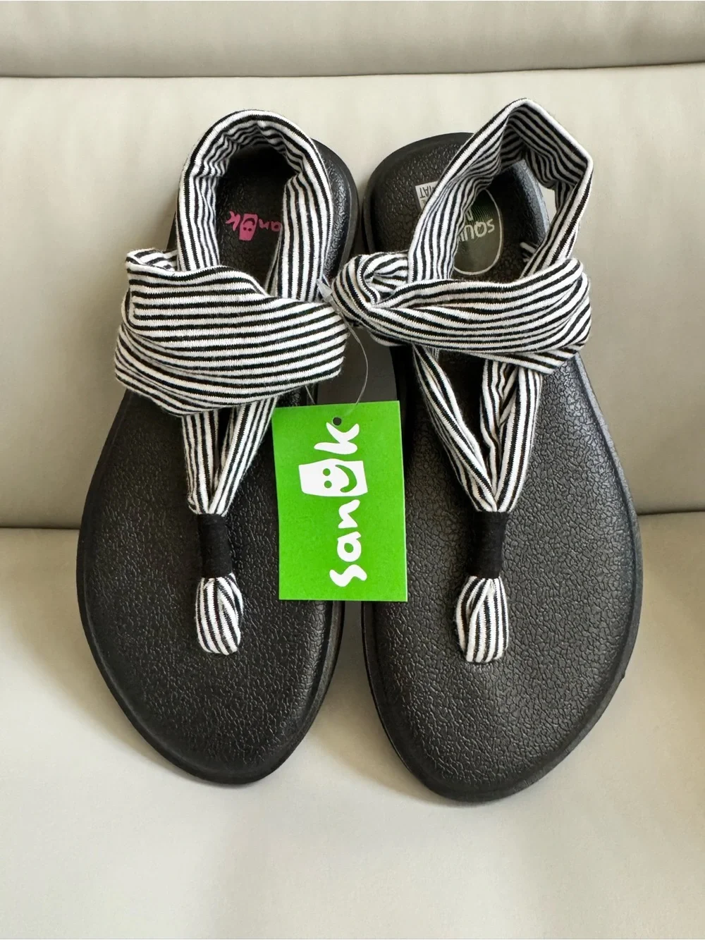 NWT Sanuk Girls Yoga Sling Sandals Black White Stripe Yoga Mat Size 2/3